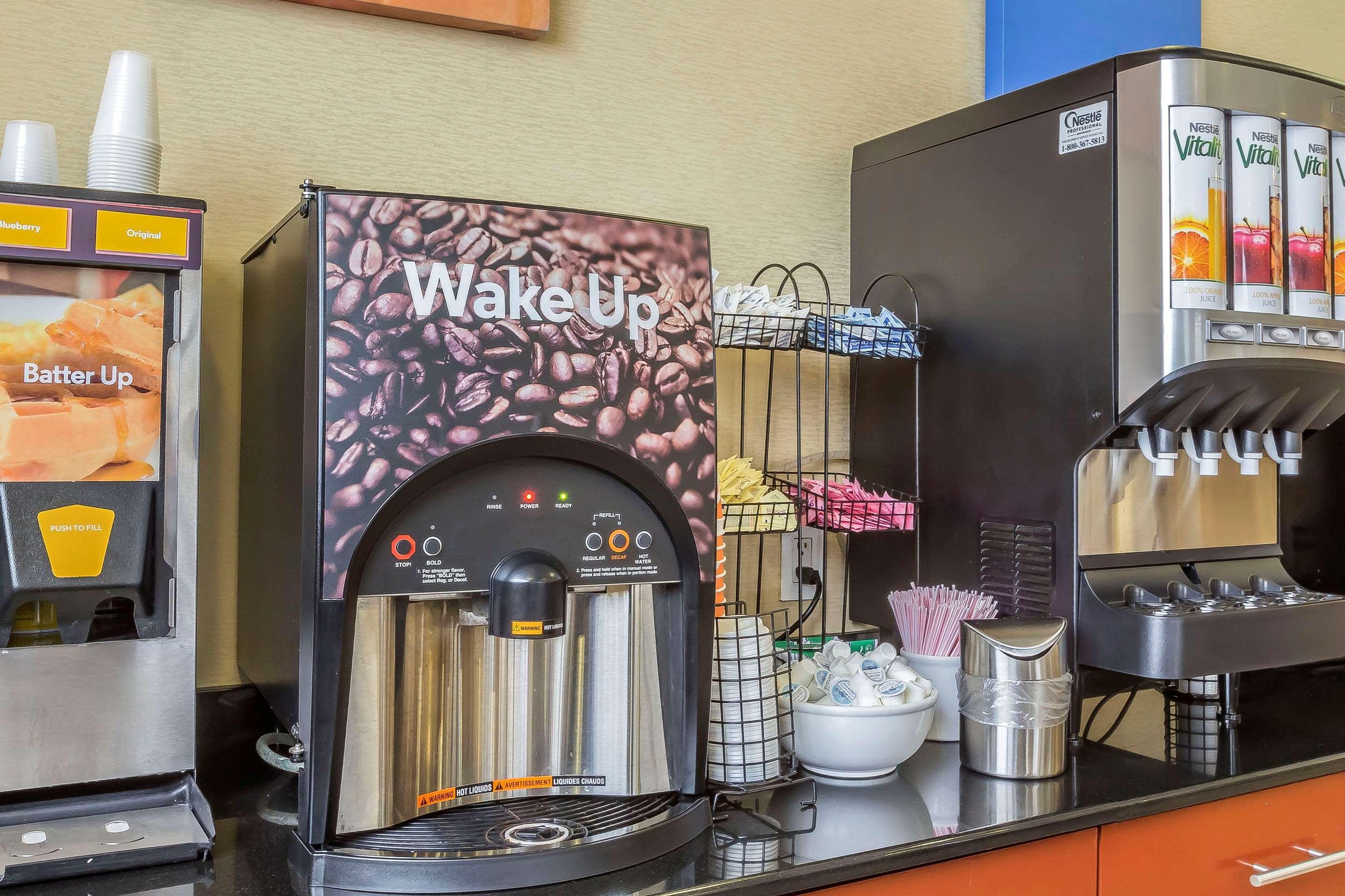 Comfort Inn & Suites Laguardia Airport New York Ngoại thất bức ảnh