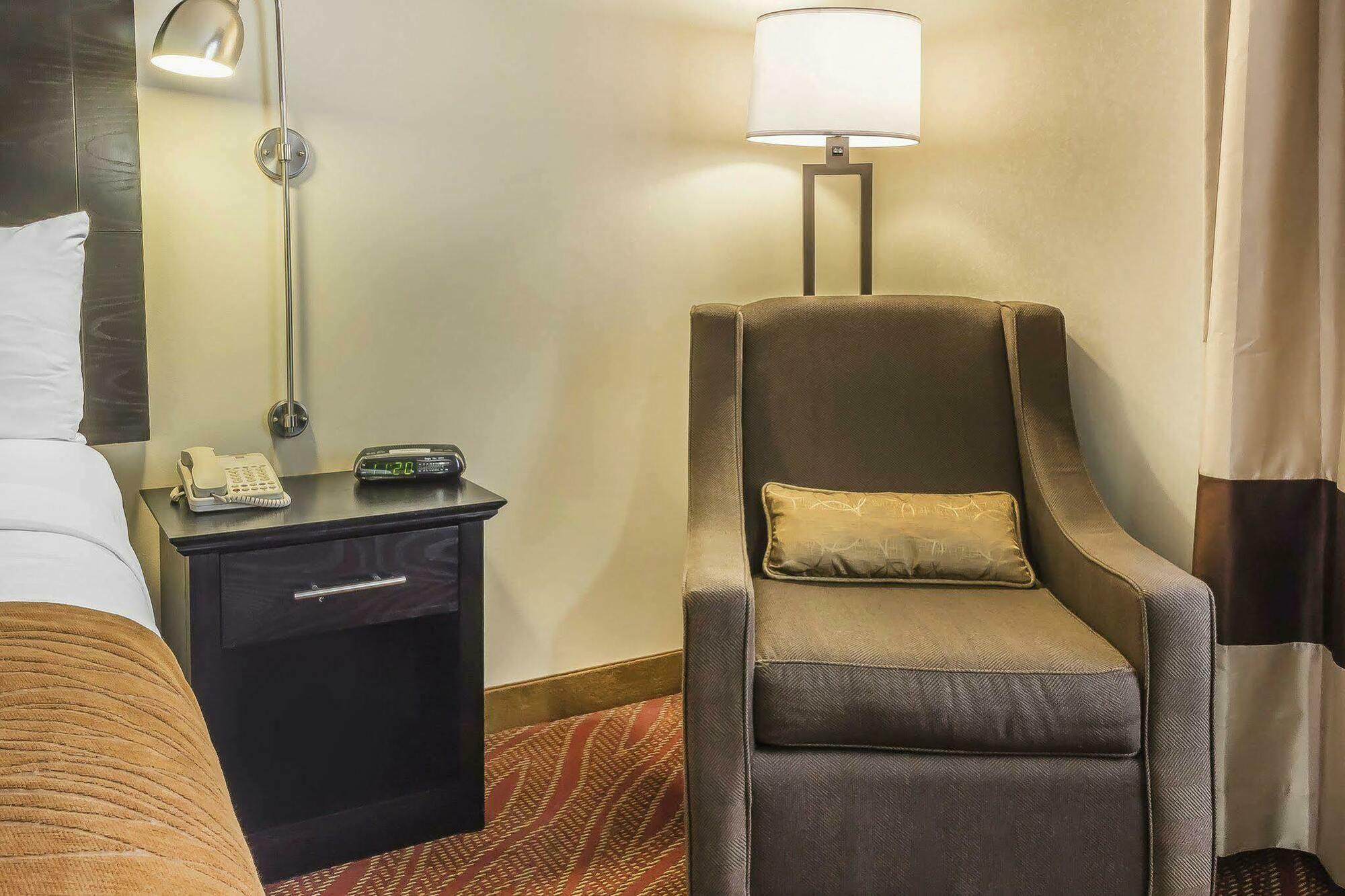 Comfort Inn & Suites Laguardia Airport New York Ngoại thất bức ảnh
